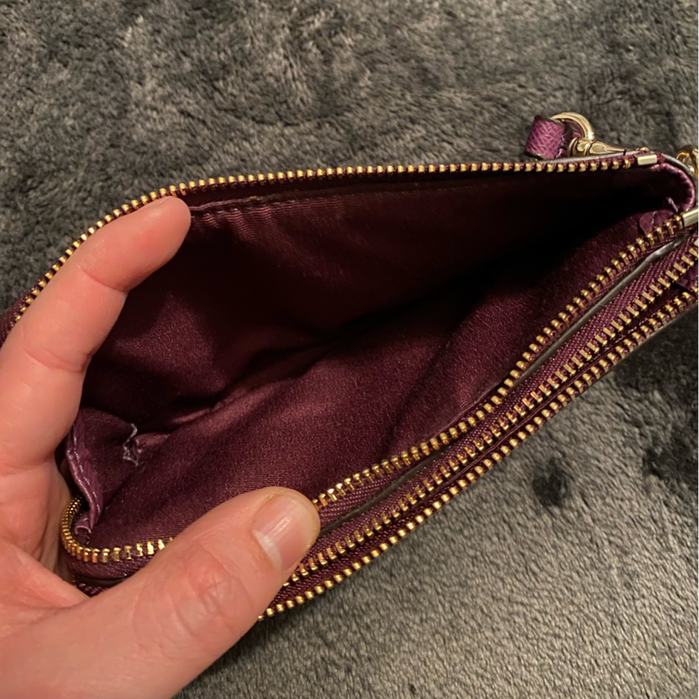 Coach double zipper Wallet wristlet - Picture 4 of 7
